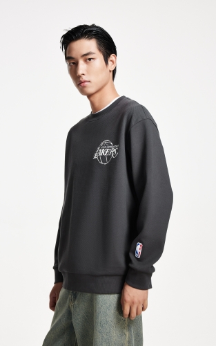 杰克琼斯秋季新款NBA联名湖人队略宽松贴布装饰潮流圆领卫衣男款 商品图3