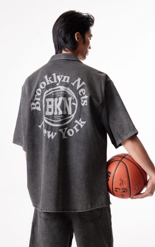 杰克琼斯NBA联名款夏季新款logo贴布宽松休闲短袖衬衫男 商品图1