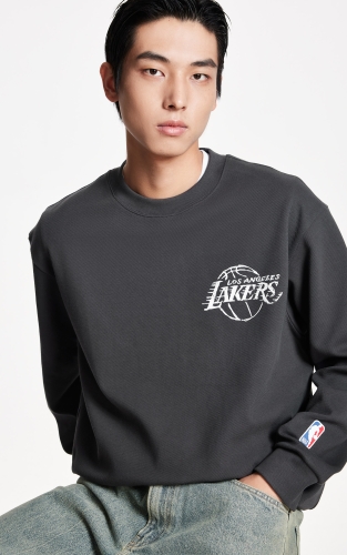 杰克琼斯秋季新款NBA联名湖人队略宽松贴布装饰潮流圆领卫衣男款 商品图1
