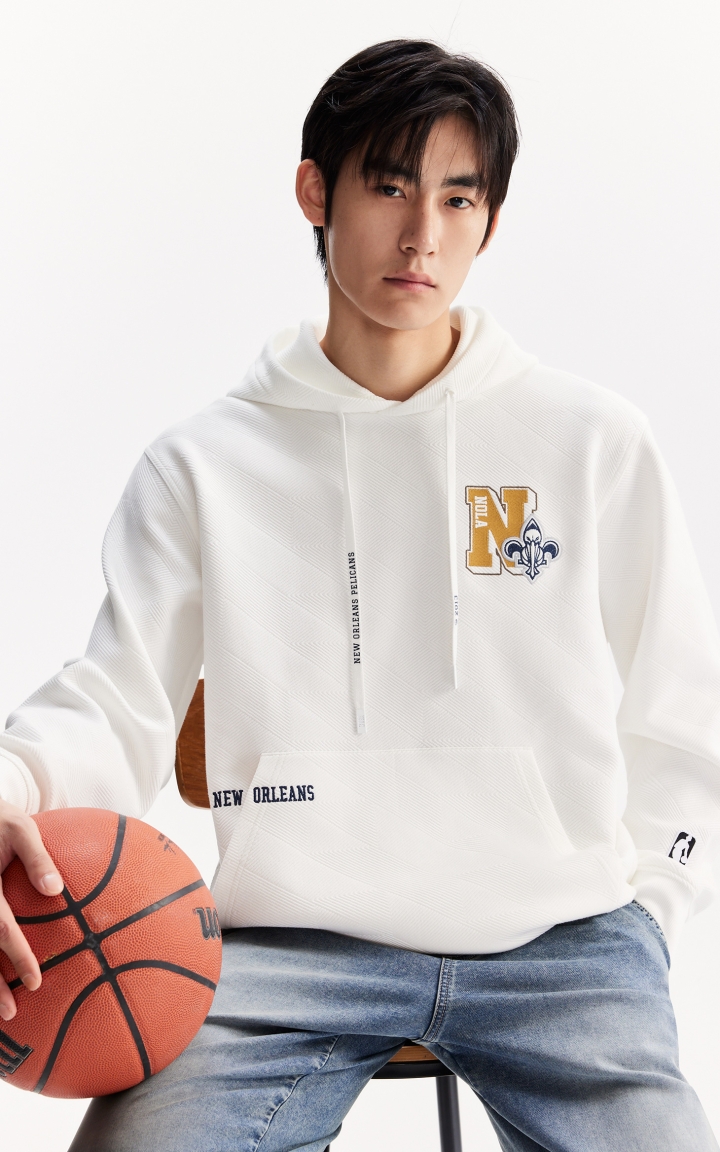 杰克琼斯NBA联名新奥尔良鹈鹕队男装冬季新款肌理感宽松连帽卫衣 商品大图