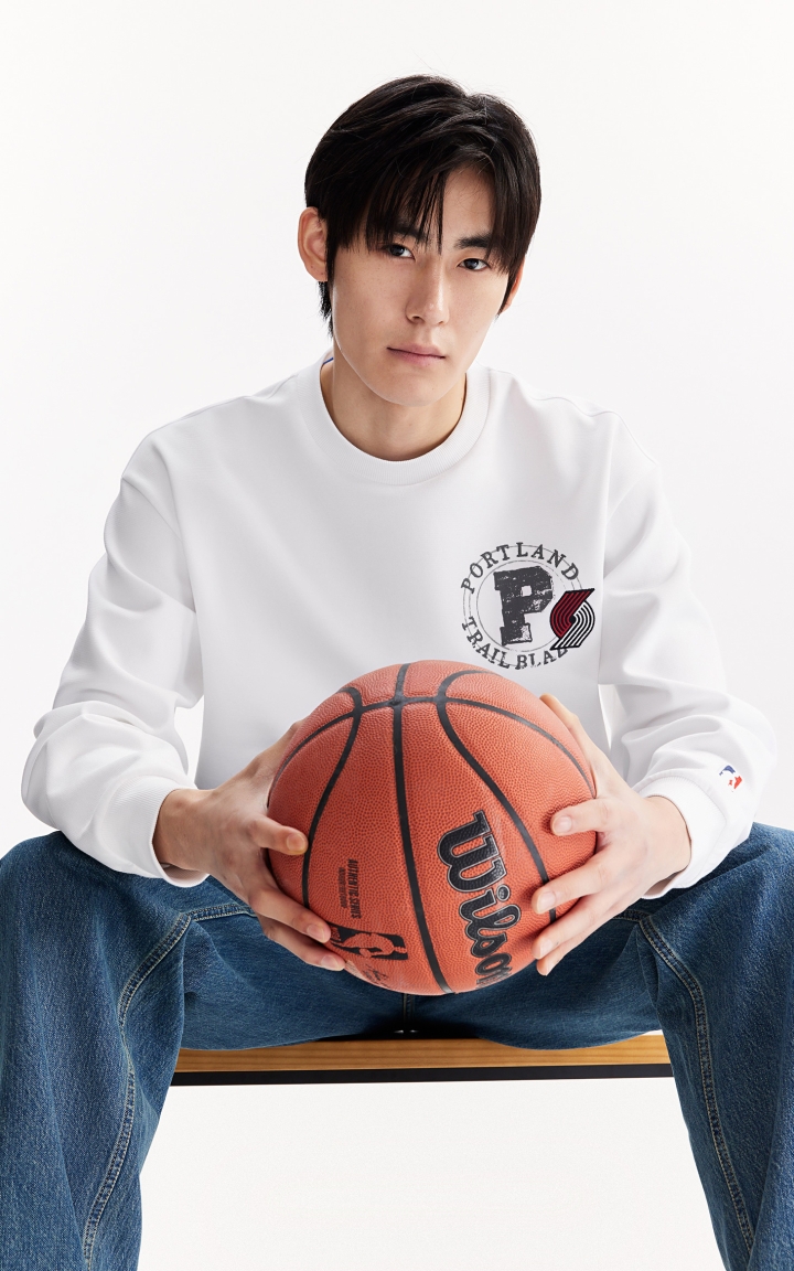 杰克琼斯NBA联名款男装冬季新款开拓者队休闲舒适圆领宽松卫衣 商品大图
