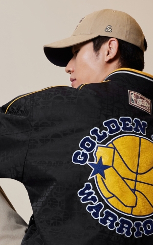 【NBA HWC复古球标系列】杰克琼斯冬季男装新款棉服满印休闲美式 商品图1
